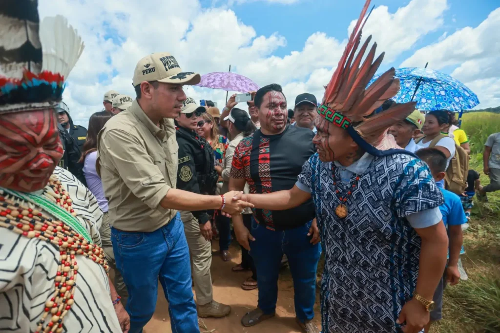 PRESIDENTE JOSÉ JERÍ VISITA PURÚS